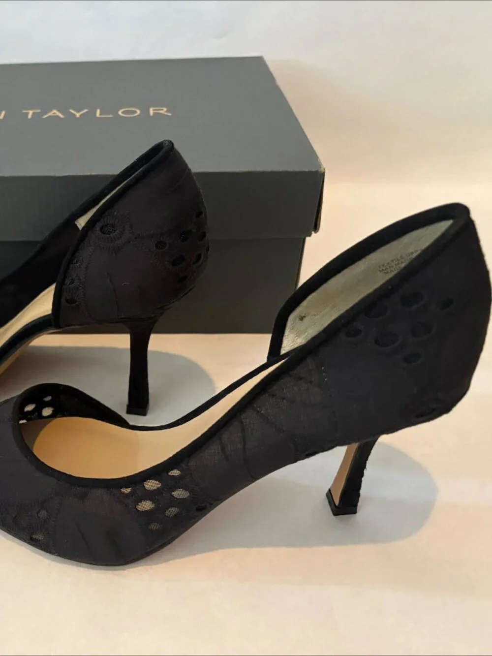New in Box Ann Taylor Black D'Orsay Eyelet Pumps Heels Size 9